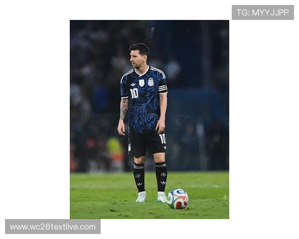 卡塔尔世界杯梅西照片精彩瞬间回顾与深度解析